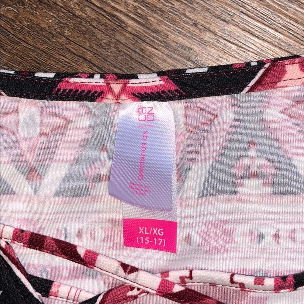 Patterned Comfy T - Picture 2 of 5